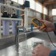 پایش کیفیت آب فارم با دستگاه TDS و کیت pH و سختی برای بهبود ضریب تبدیل خوراک (FCR)